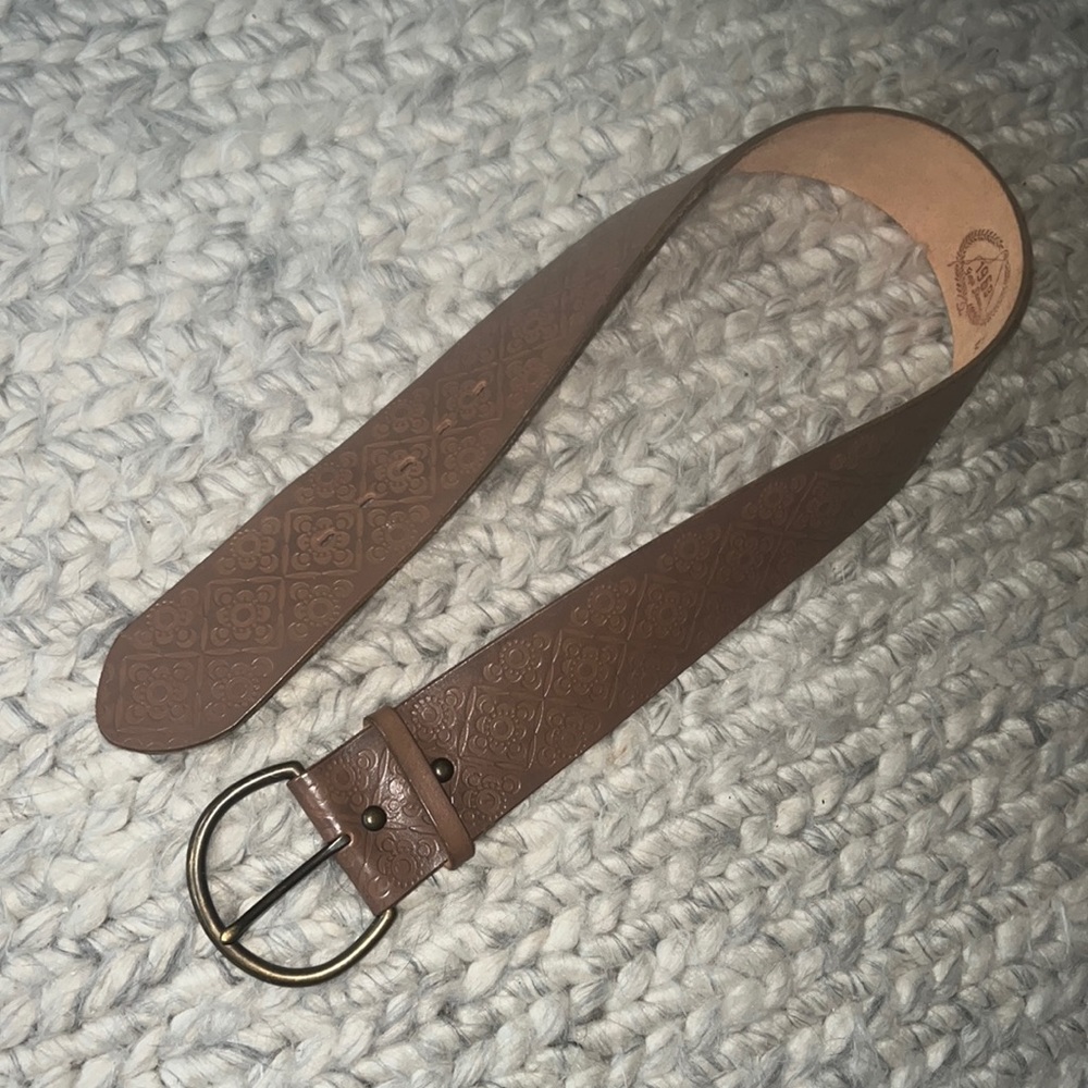 4 FOR $25 SALE Gap Jeans Y2K leather belt